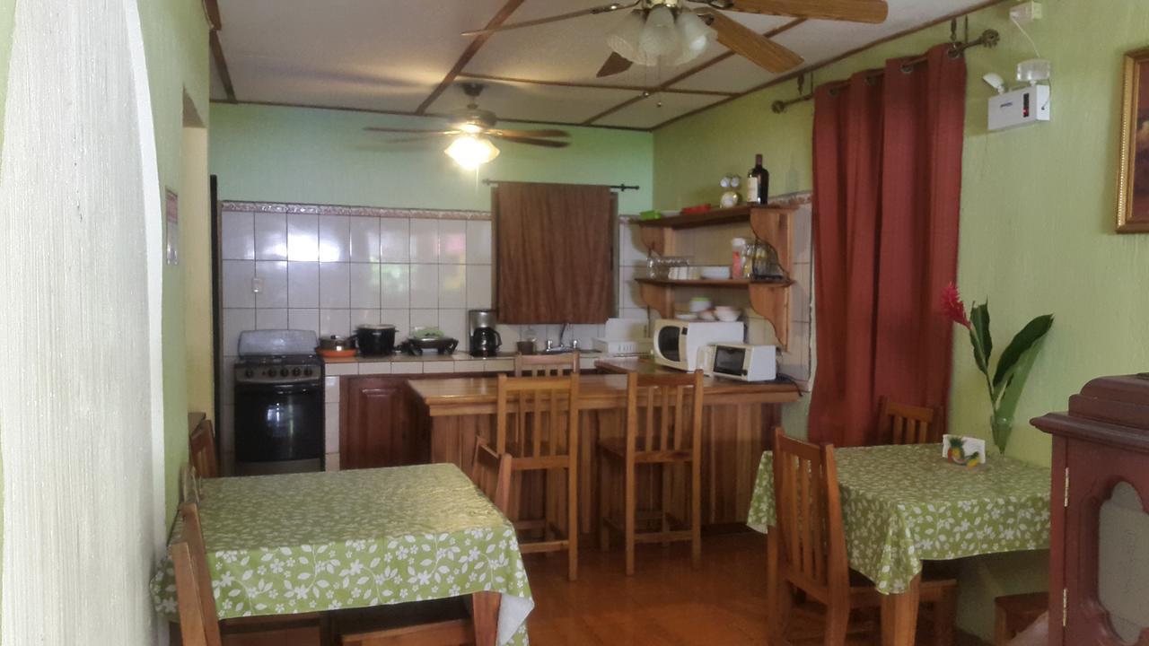 Hotel Villa Prats Manuel Antonio Exterior photo